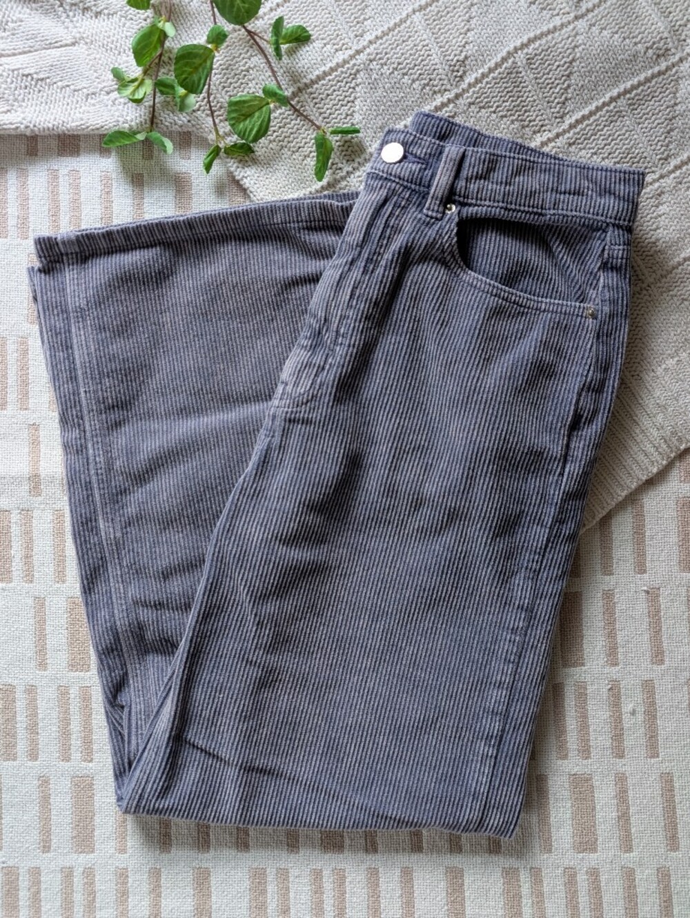 BDG | High & Wide | Wide Wale Corduroy Pant
